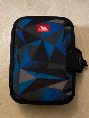 Arctic Zone Geometric Lunchbox with Handle